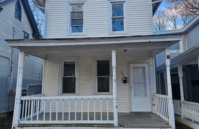 32 N GOVERNORS Avenue