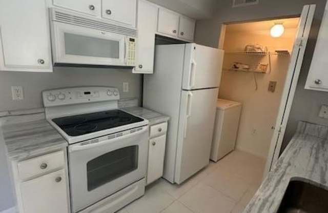 Photo of 141 SW Palm Drive