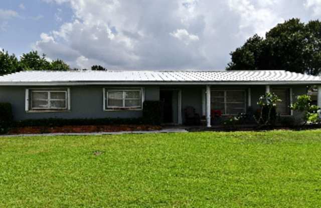 4007 Greenwood Drive