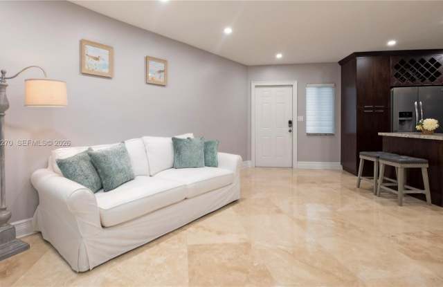 1723 NE Miami Gardens Dr