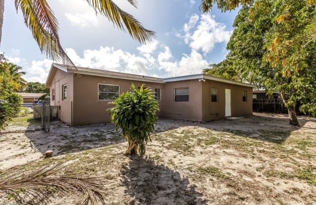 841 NE 51st Ct - 841 Northeast 51st Court, Deerfield Beach, FL 33064