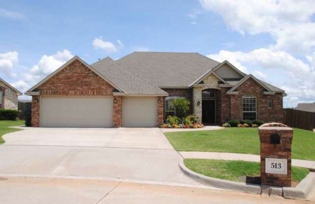 Over 2300 Sqft in Summit Lakes! (3) Bed, (2.5) Bath w/ Storm Shelter! - 513 Summit View Court, Norman, OK 73071