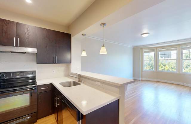 Photo of 950 Franklin Street