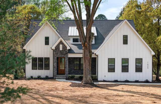 1625 N Main Street