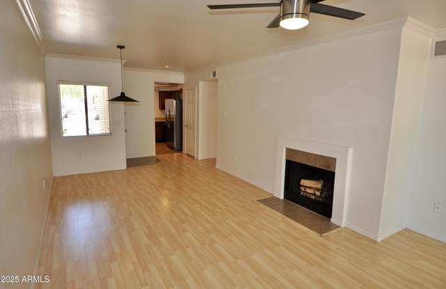 750 E NORTHERN Avenue unit: 1041