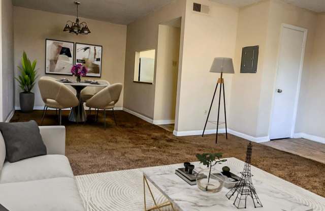 7019 Huntington Park Dr