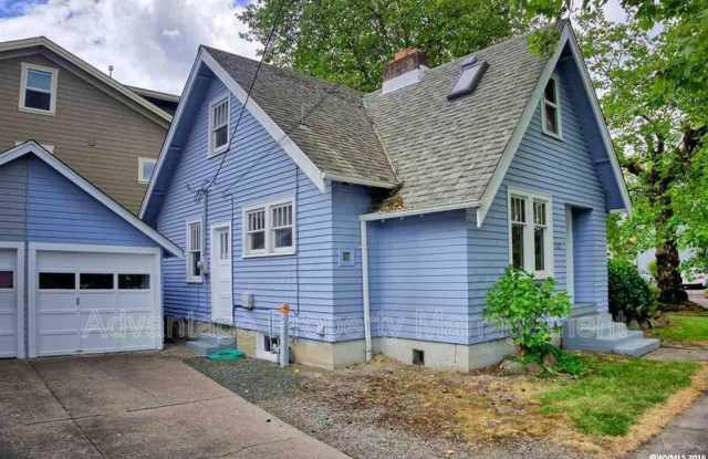 1762 NW Harrison Blvd