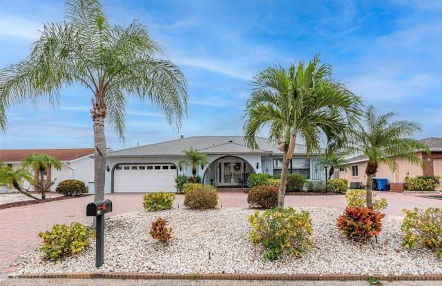 910 CHIPAWAY Drive