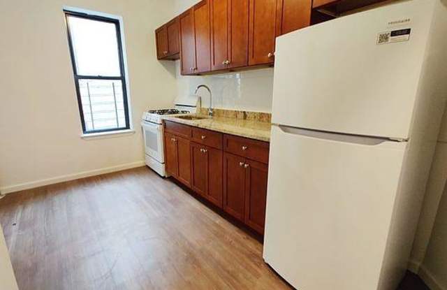 Photo of 730 East 236th Street