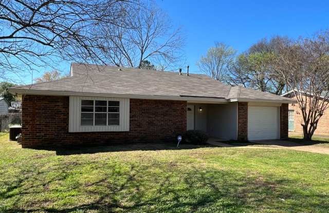 Renovated with a Garage - 643 Sarver Avenue, Montgomery, AL 36109