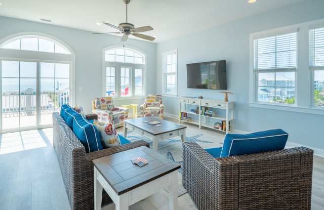 AWESOME OFF-SEASON SINGLE FAMILY BEACH HOME PRICE JUST REDUCE