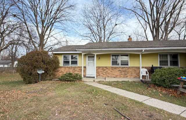 Remodeled Two bedroom duplex in Kellogsville School District!