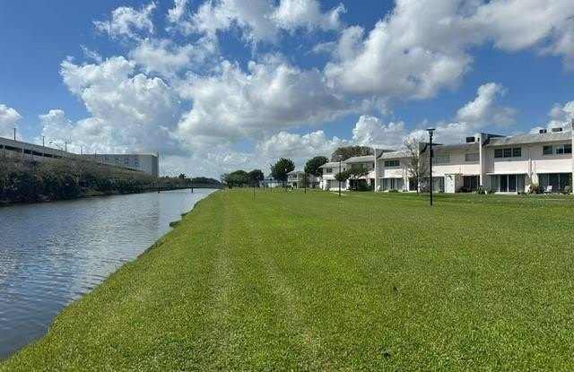 7330 SW 82 Street unit: B115