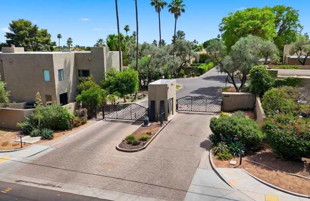 7209 E MCDONALD Drive
