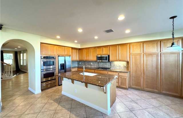 2541 Hillcrest Street