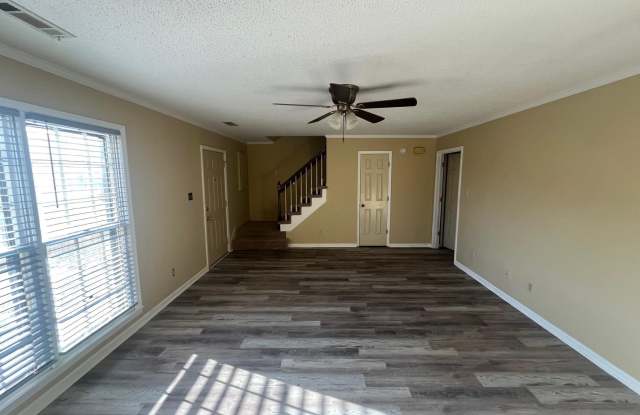 2179 Westbury Court Sw