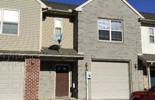 Spacious 3BR Townhome w/ Garage | Great Location Near I-81