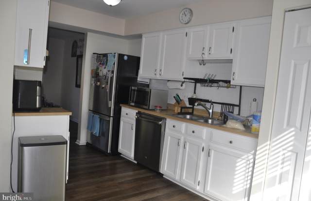 6022 BASINGSTOKE Court