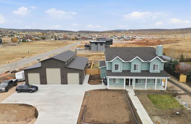 Photo of 415 E Earl St