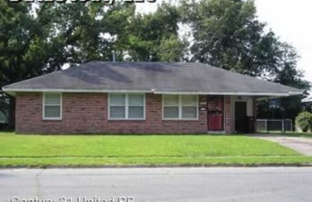 3204 Violet Dr - 3204 Violet Drive, Pine Bluff, AR 71603