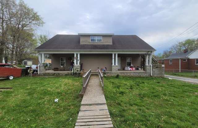 Photo of 615 5th Ave E # A