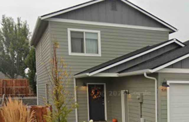 Photo of 3-Bed, 2.5-Bath Townhome w/ 2-Car Garage