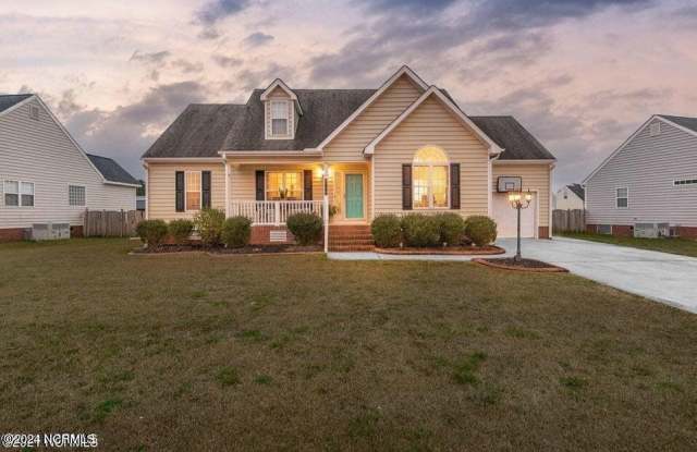 2704 N Chatham Court - 2704 North Chatham Court, Greenville, NC 28590