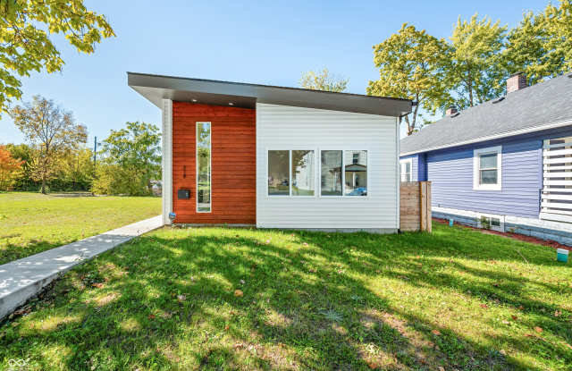 Photo of 318 N Tacoma Avenue