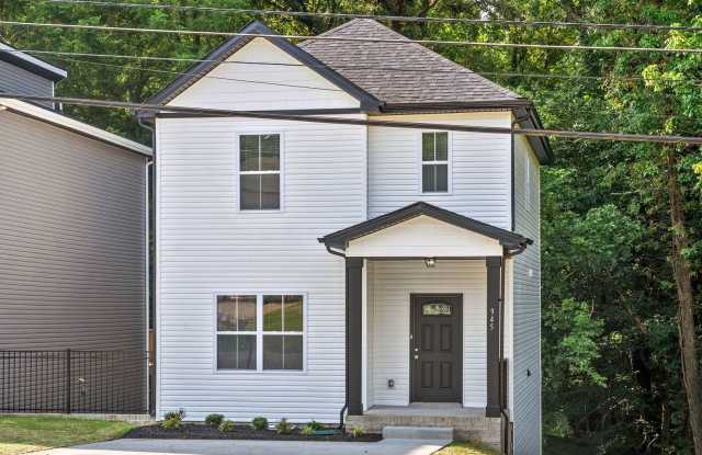 Beautiful 3 Bedroom Home For Rent Near Downtown Clarksville!