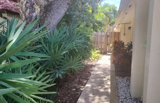 8754 Honeysuckle Way