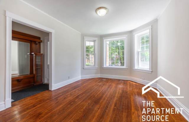 2110 North Avers Ave.