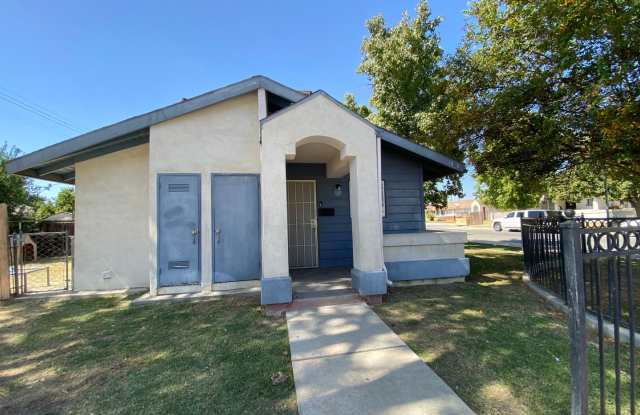 Two bedroom with a yard!