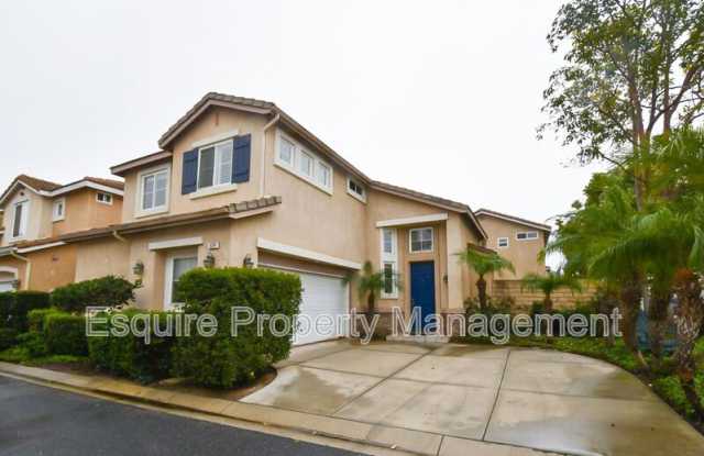 924 PASEO BRISAS LINDAS