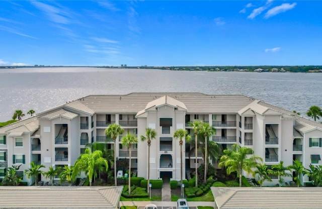 920 TIDEWATER SHORES LOOP