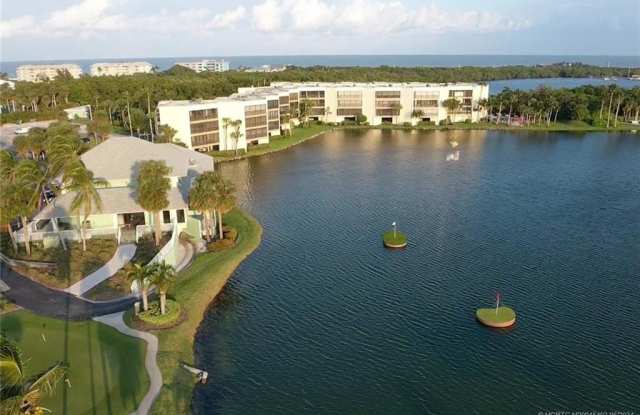 Photo of 221 NE Plantation Road unit: 215