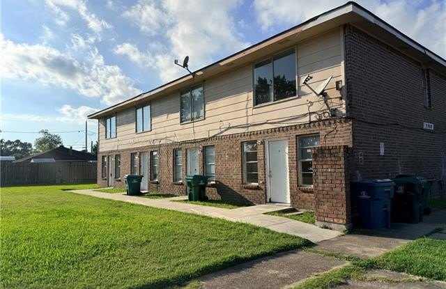 Photo of 2908 DESTREHAN Avenue