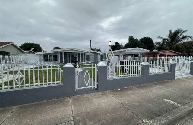 Photo of 881 Hialeah Dr