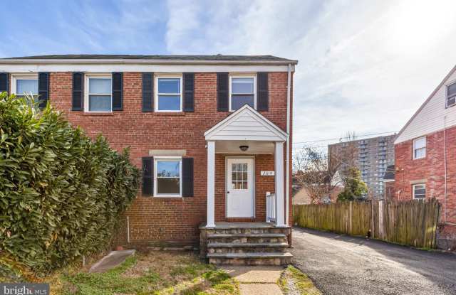 Photo of 2614 S 27TH Road S