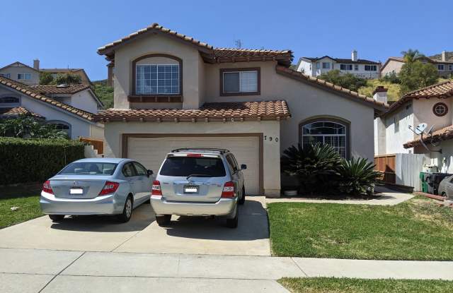 Neat  clean 3 bedroom plus separate loft 2.5 bathroom home