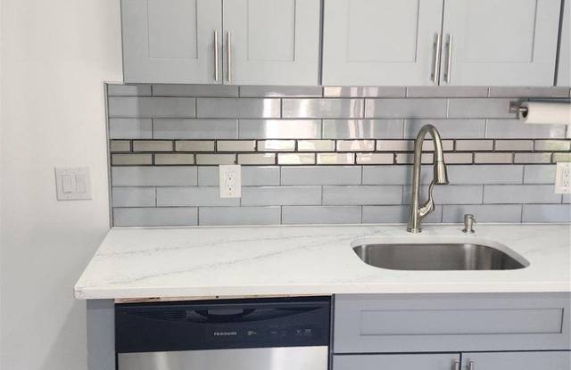 Photo of 38 Moulton Avenue unit: 2