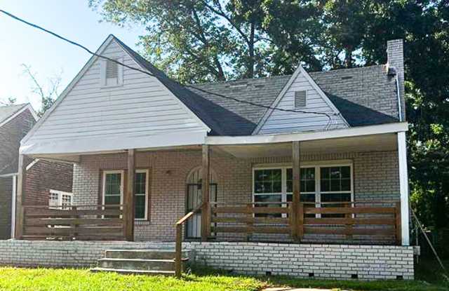 3 Bedroom / 1 bath home, move in Ready!