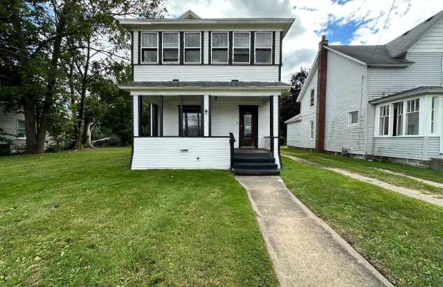 Photo of Four Bedroom House Available in Battle Creek!