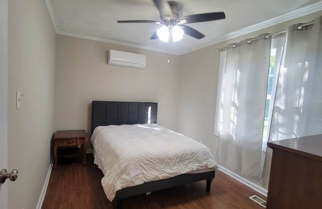 Photo of 2404 Edison Street - Room C