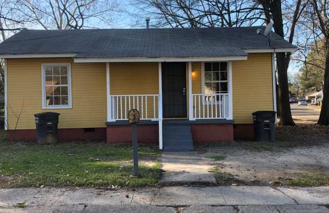 2 Bedroom 1 bathroom -Central air and Heat - 108 Joiner Avenue, Jacksonville, AR 72076