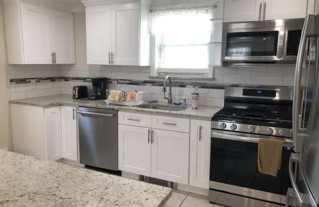 321 W Walnut Street unit: 2