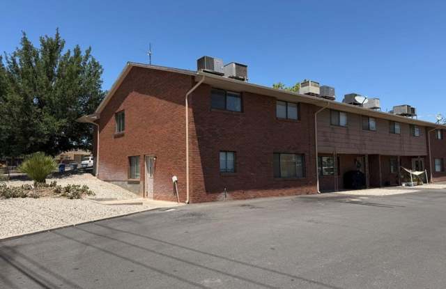 Cozy & Convenient 2 Bedroom Home – Single-Level Living