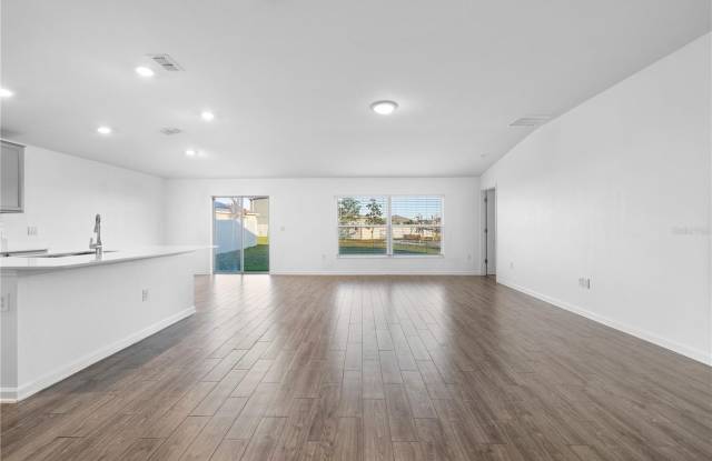 5071 FOUR STRAND COURT