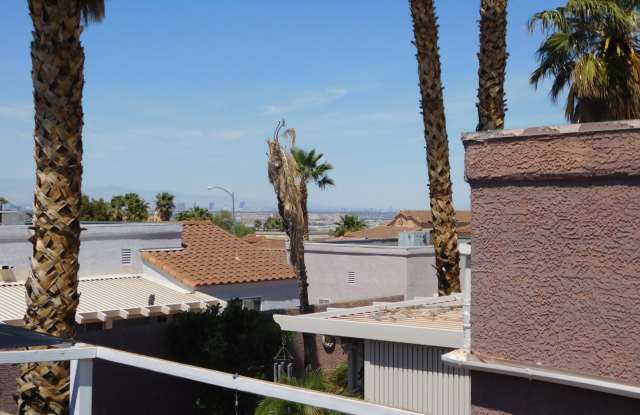 GORGEOUS SINGLE STORY WITH MANY UPGRADES*3 BEDROOMS*SPARKLING POOL AND SPA!