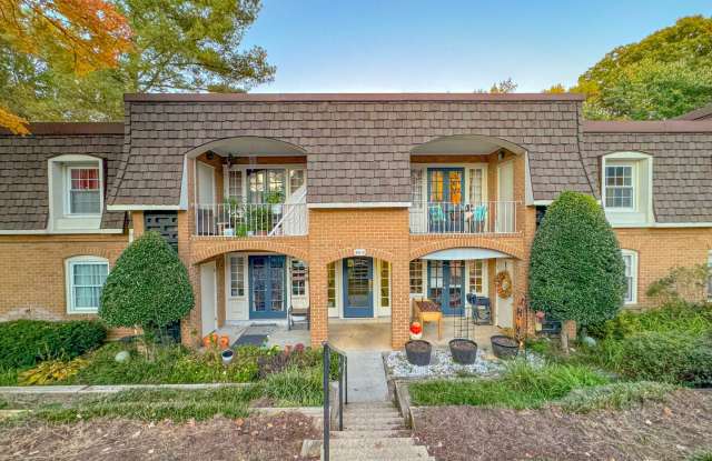 Photo of Beautiful Fully Furnished 2 Bed 1 Bath Condo With A Balcony In Desired Cardinal Forest