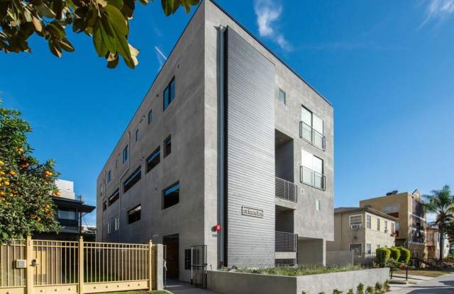 118 N Orlando Ave unit: 202